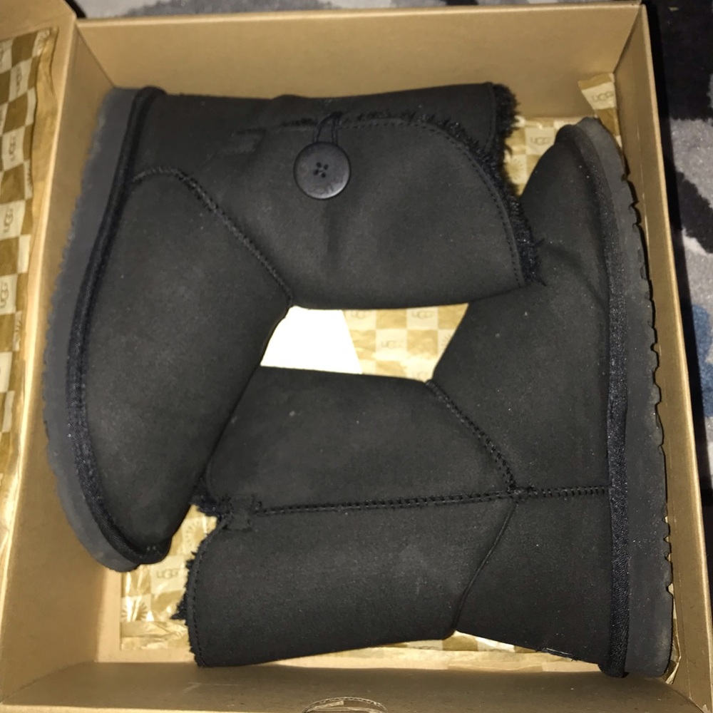 Ugg Classic Short Boots